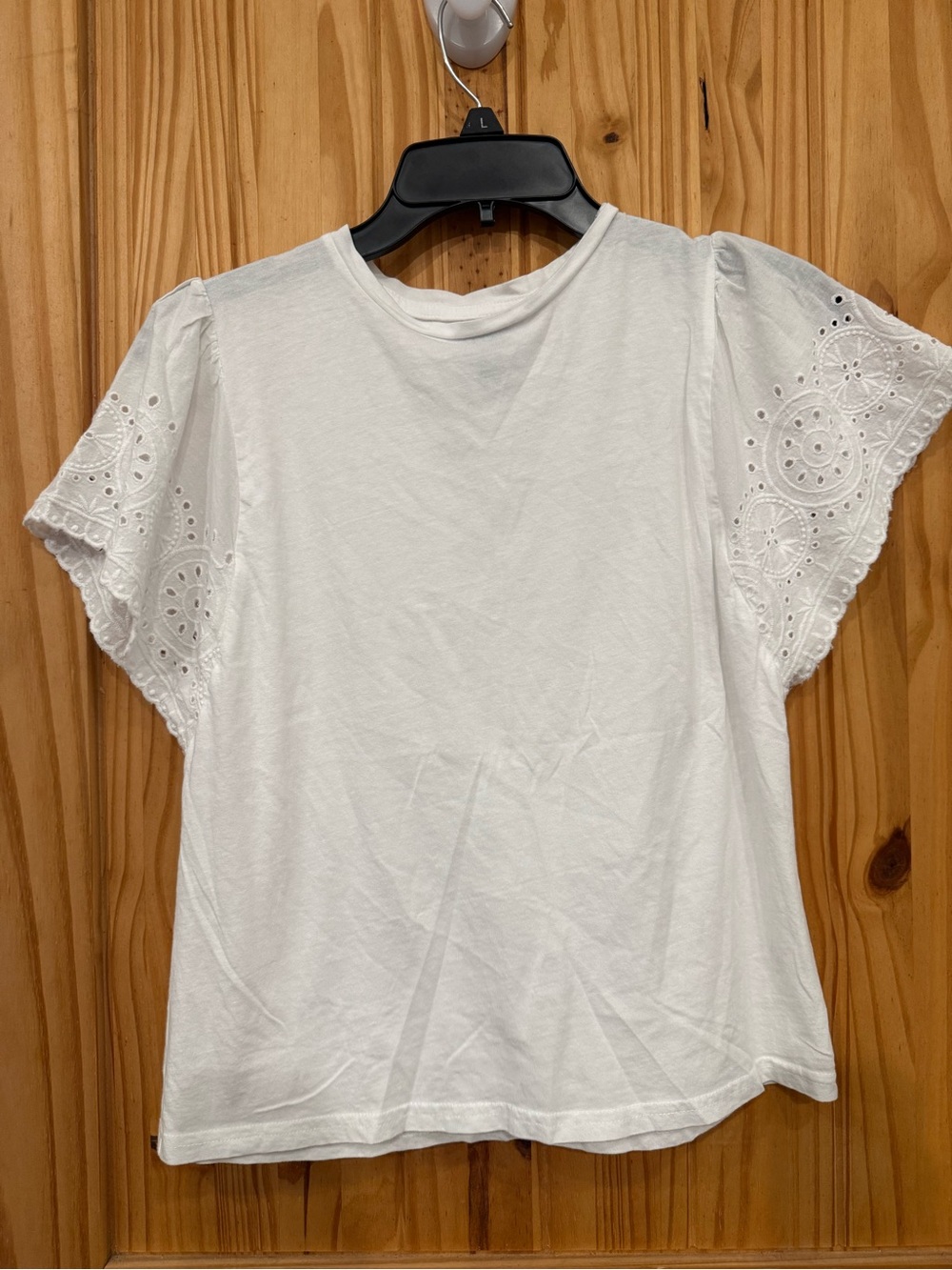 GAP White Eyelet Flutter Sleeve Crew Tee